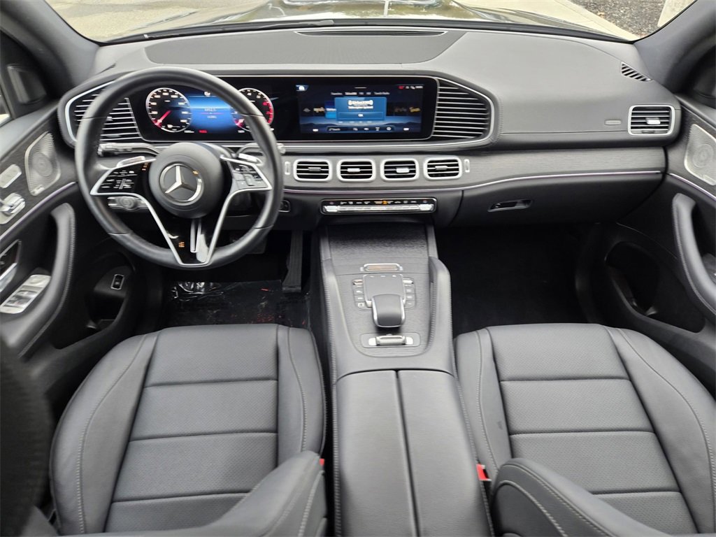 Used 2025 Mercedes-Benz GLS 450 4MATIC image 12