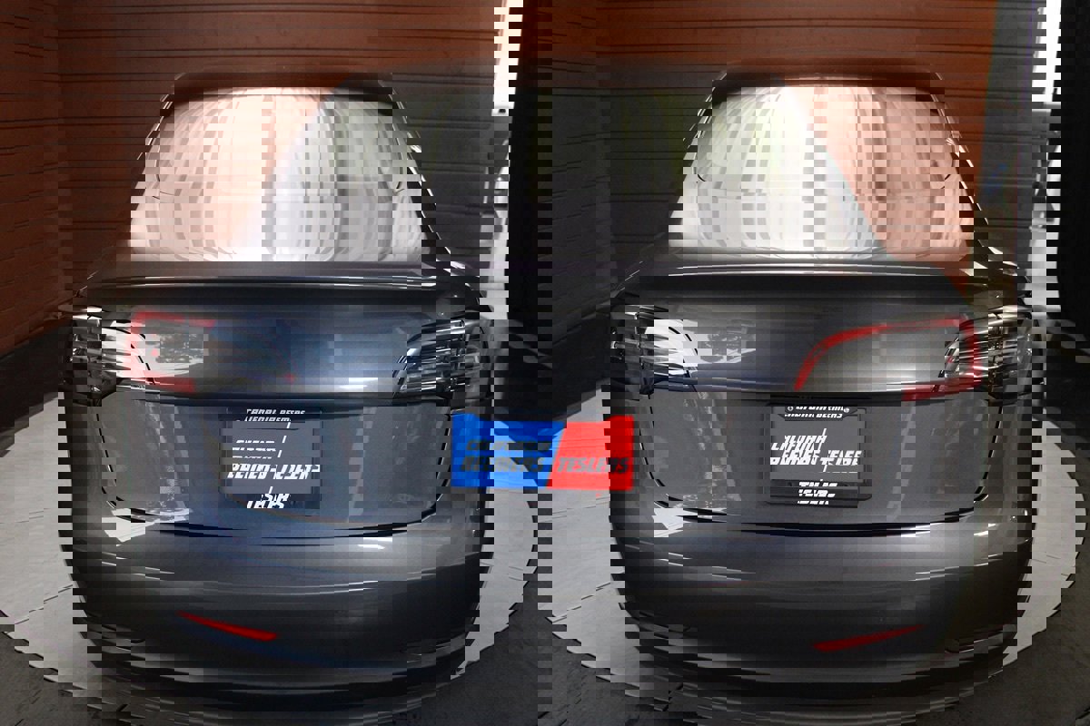 Used 2023 Tesla Model 3 Standard Range image 12