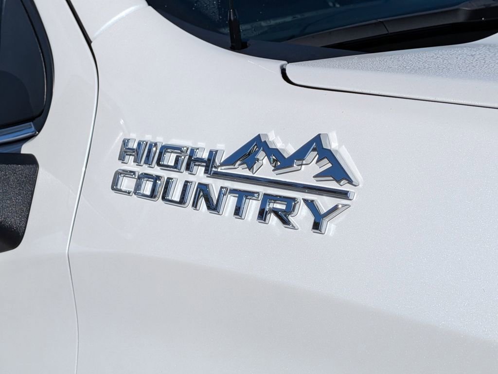 Used 2025 Chevrolet Silverado 1500 High Country w/ Technology Package image 12