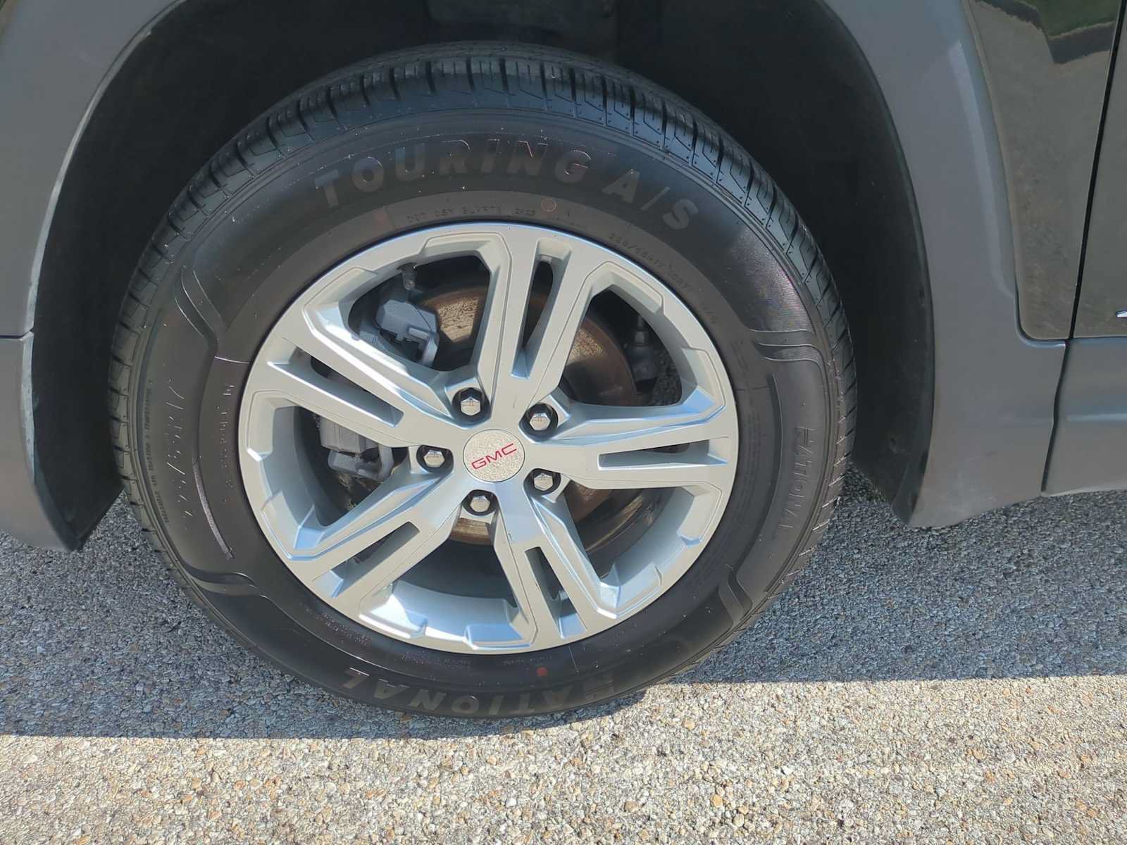 Used 2024 GMC Terrain SLE AWD/4WD image 32
