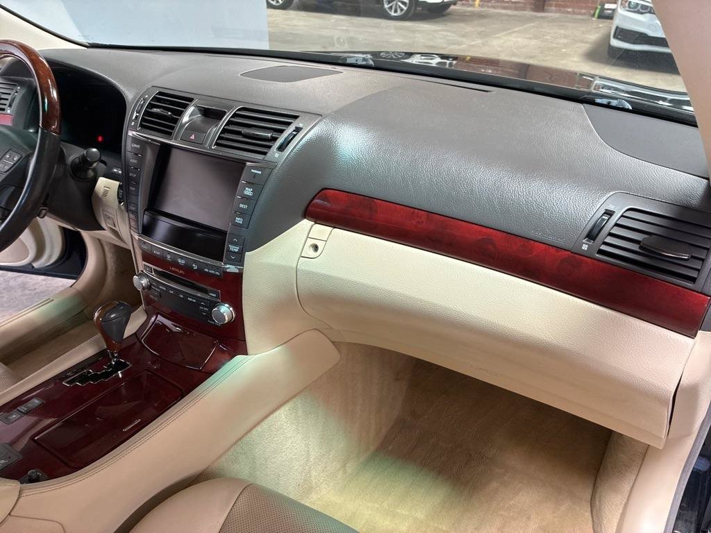 Used 2012 Lexus LS 460 w/ Comfort Pkg RWD image 22