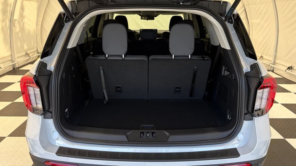 New 2026 Ford Explorer Active AWD/4WD image 4