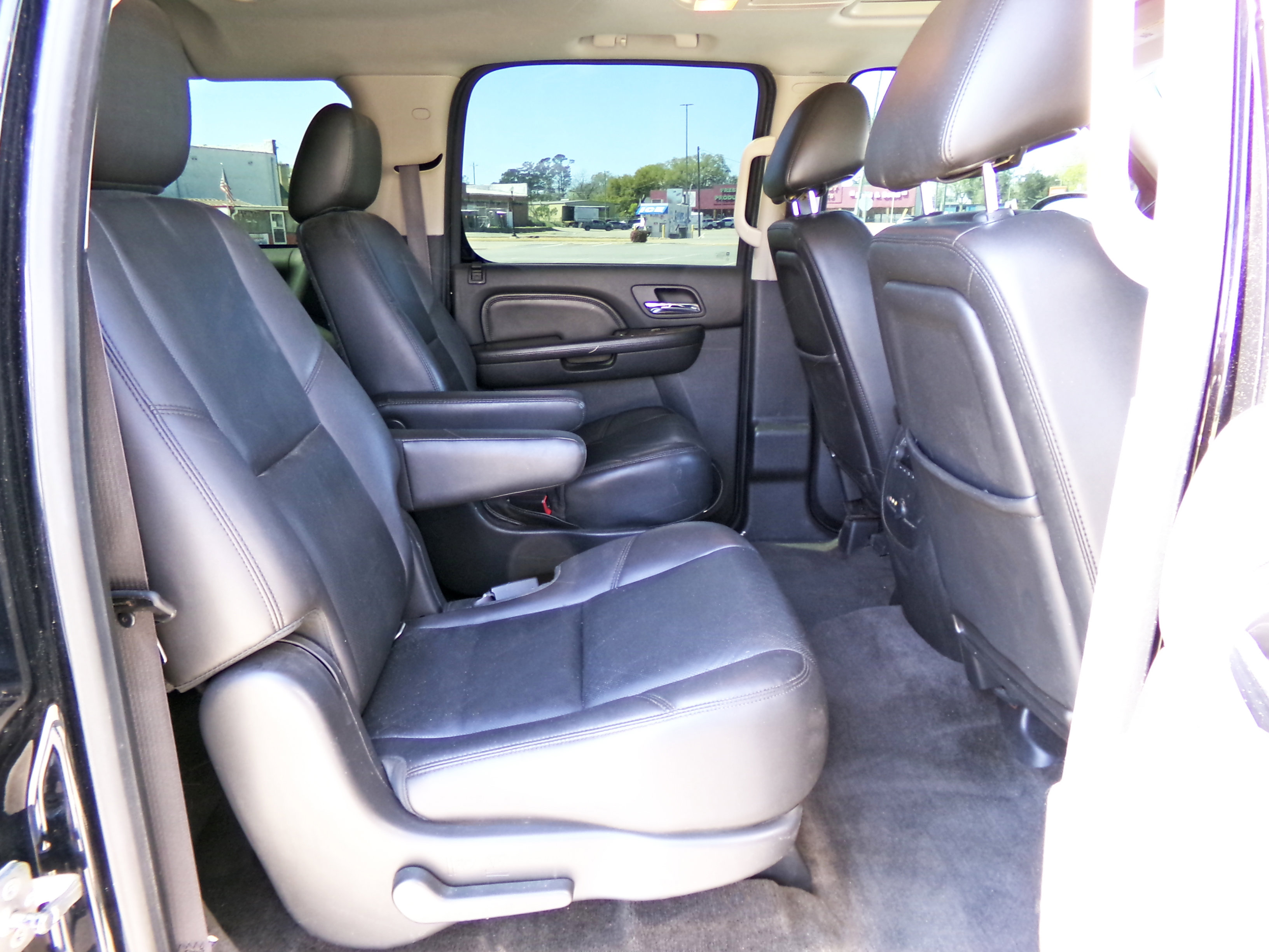 Used 2013 GMC Yukon XL Denali image 16