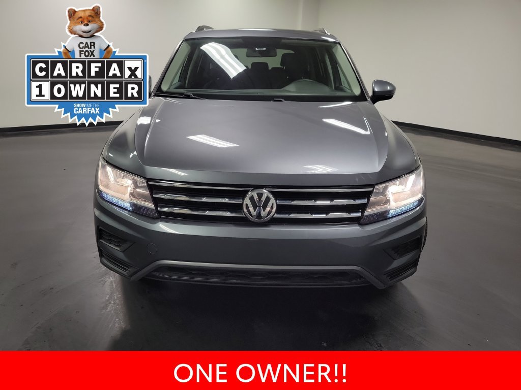 Used 2020 Volkswagen Tiguan SE w/ Panoramic Sunroof Package FWD image 3