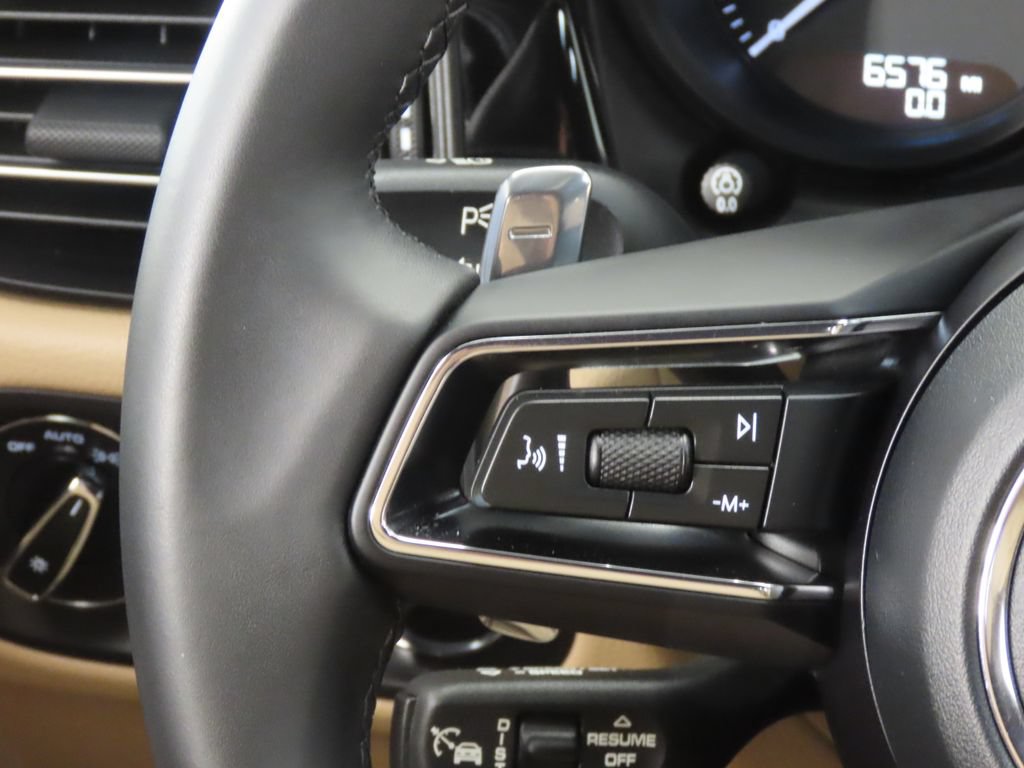 Certified 2026 Porsche Macan AWD/4WD image 20