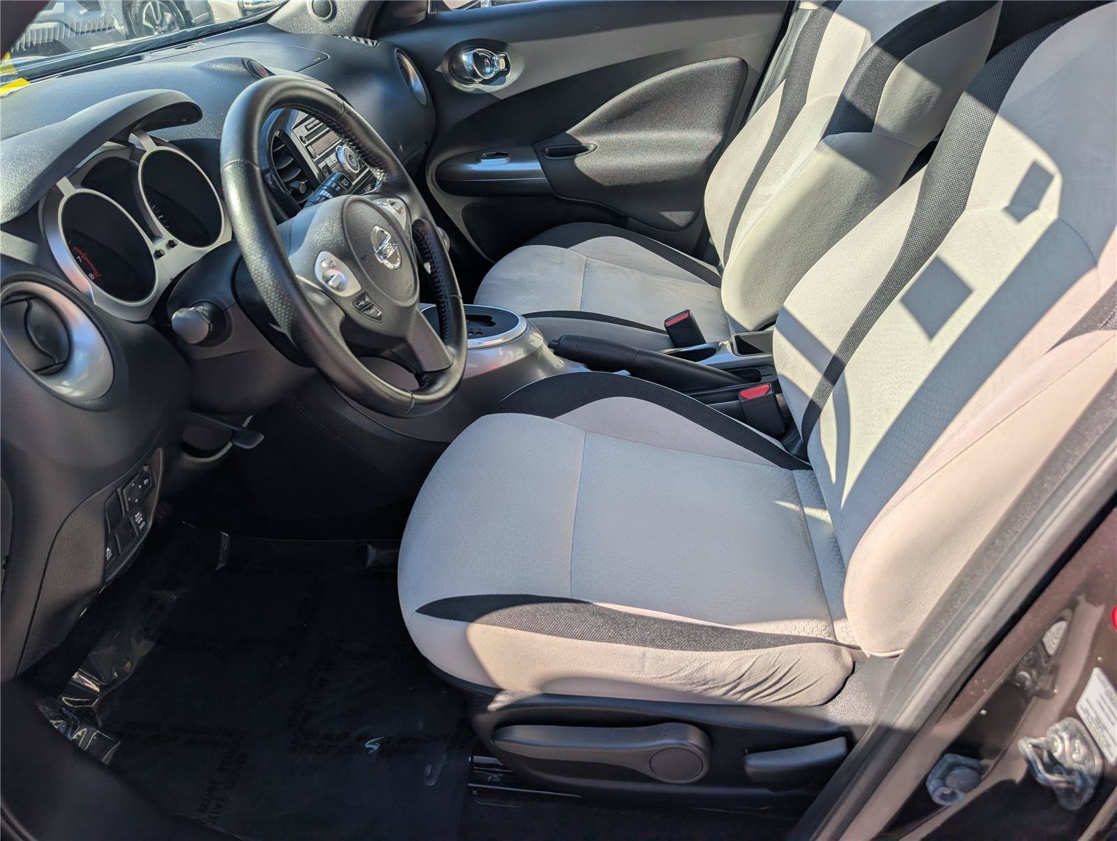 Used 2014 Nissan Juke SV AWD/4WD image 15