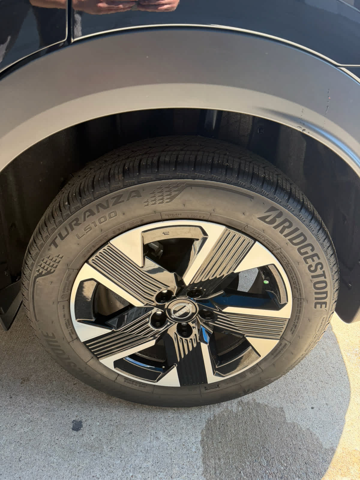 Used 2025 Nissan Kicks SR AWD/4WD image 16