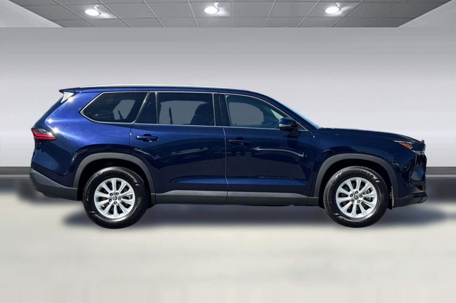 Used 2025 Toyota Grand Highlander FWD image 8