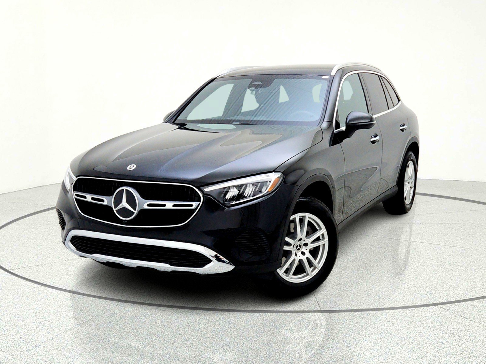 Certified 2026 Mercedes-Benz GLC 300 image 2