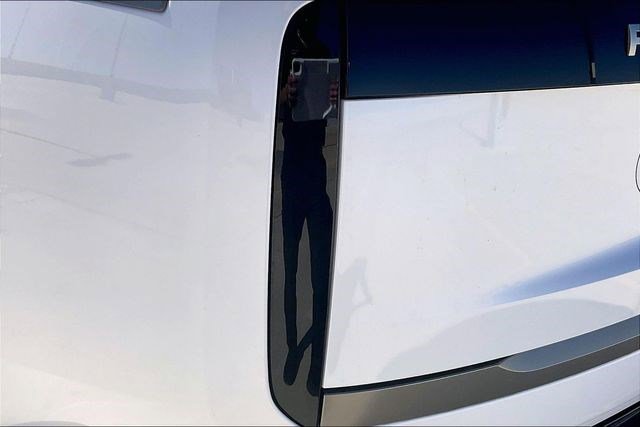 Used 2023 Land Rover Range Rover SE image 36