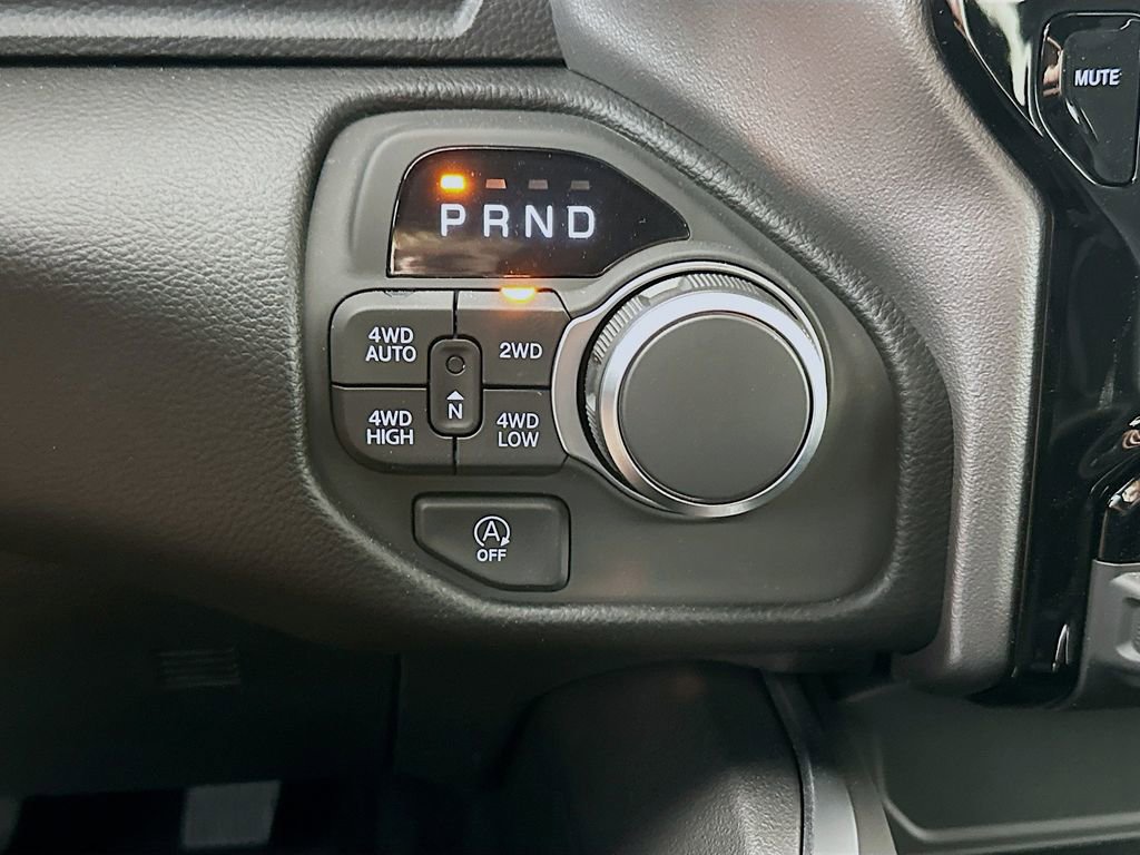 New 2026 RAM 1500 Big Horn AWD/4WD image 17