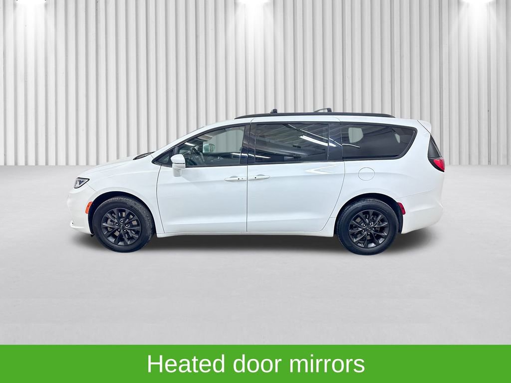 Certified 2022 Chrysler Pacifica Touring-L w/ S Appearance Package image 11