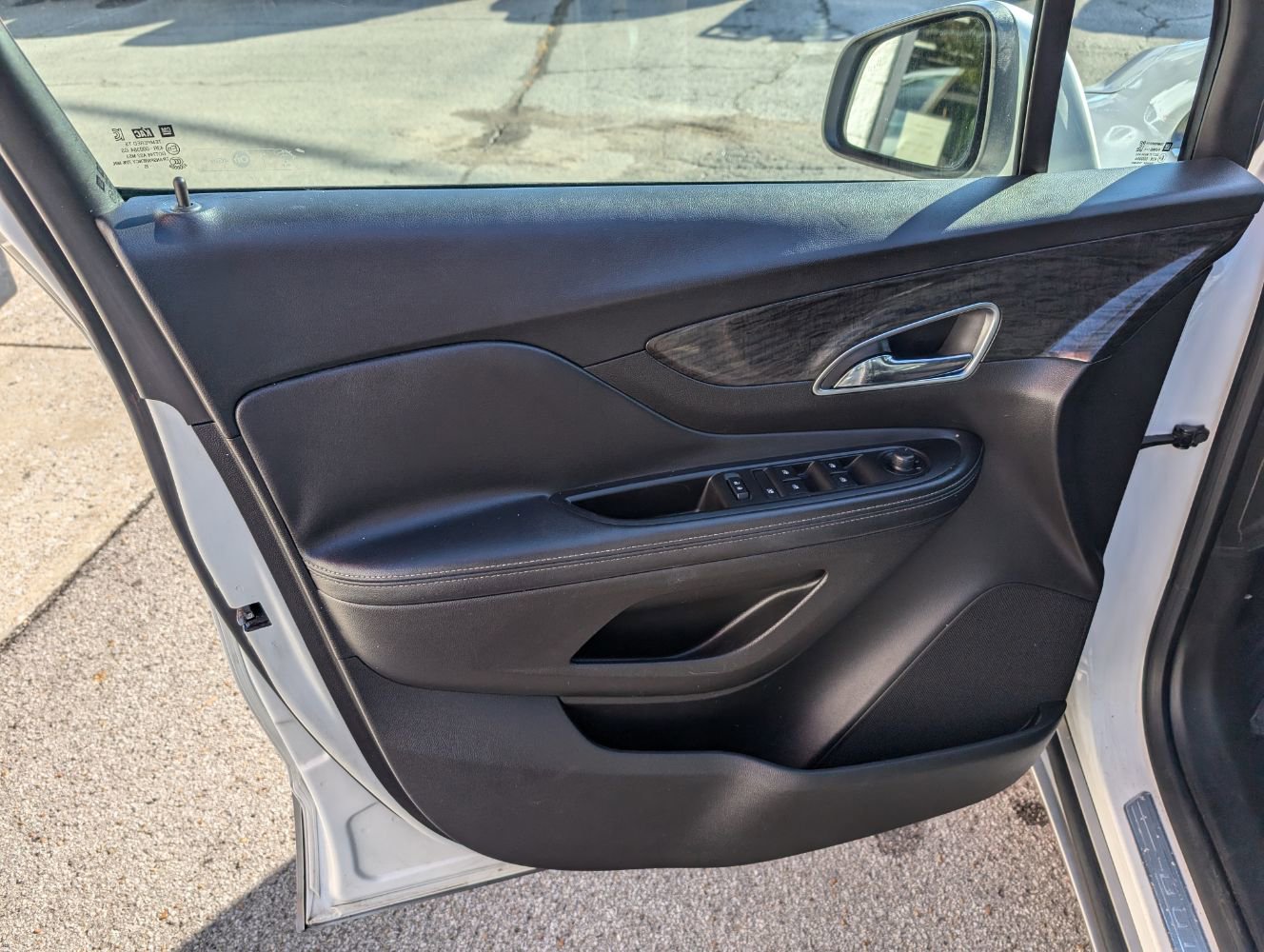 Used 2016 Buick Encore Convenience FWD image 11