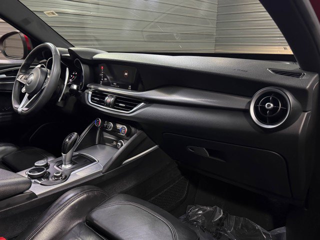 Used 2018 Alfa Romeo Stelvio Ti Sport image 12
