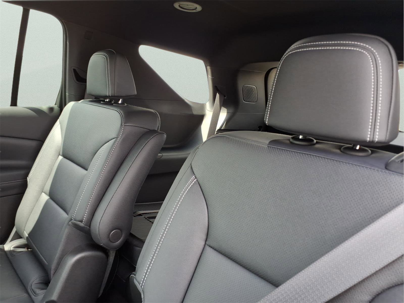 New 2026 Chevrolet Traverse LT image 11