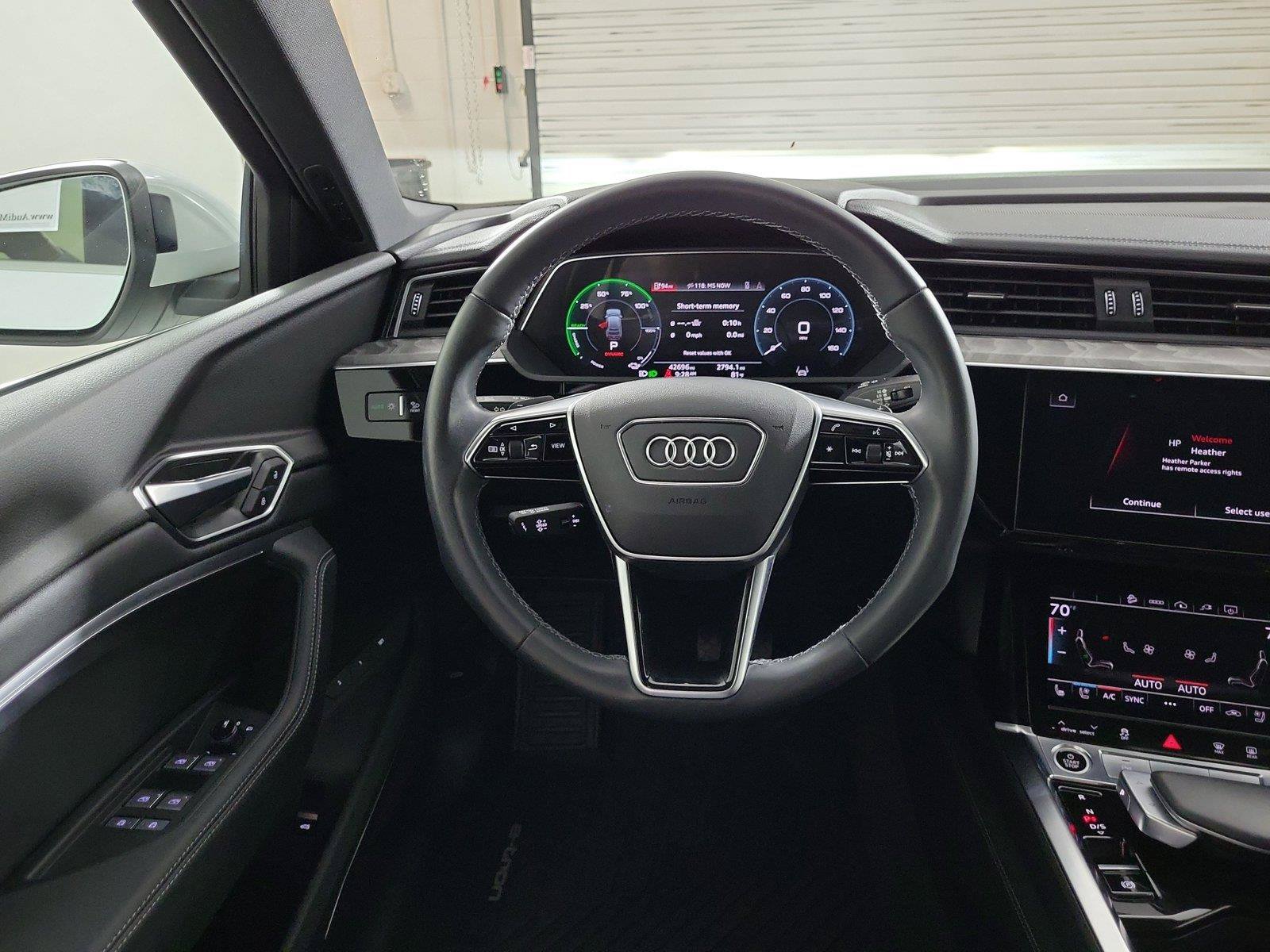 Used 2023 Audi e-tron Premium Plus w/ Premium Plus Package AWD/4WD image 15