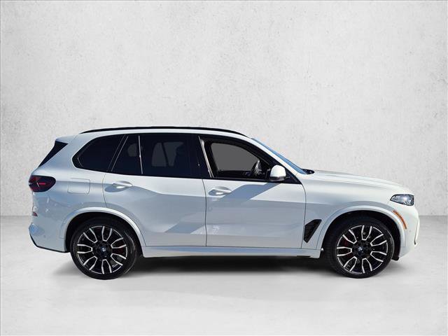 Used 2025 BMW X5 sDrive40i w/ M Sport Package RWD image 4