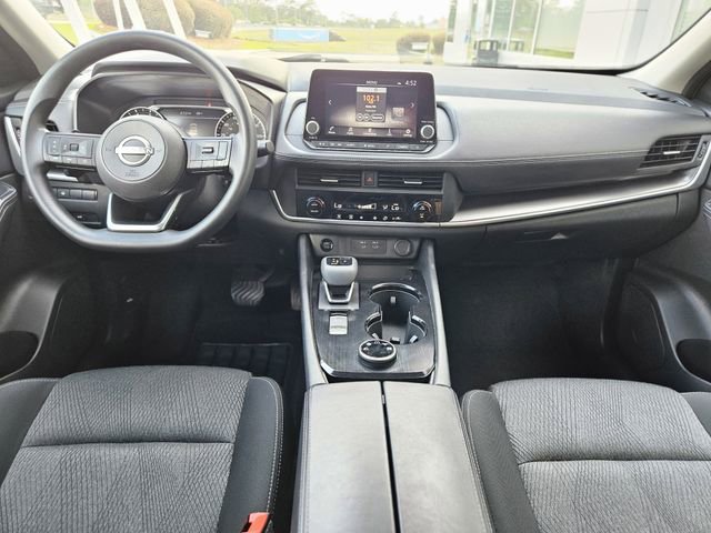 Used 2024 Nissan Rogue SV AWD/4WD image 15