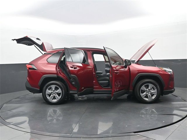 Used 2025 Toyota RAV4 LE image 32