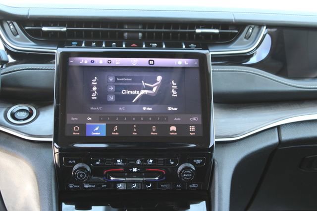 Used 2022 Jeep Grand Cherokee Limited 4xe w/ Luxury Tech Group II image 16