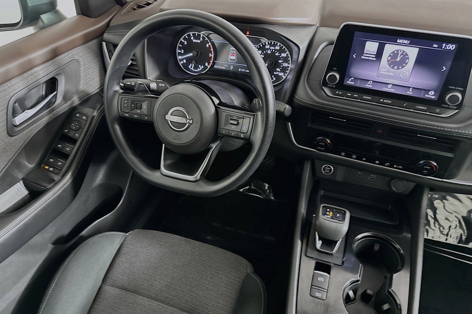 Used 2023 Nissan Rogue SV image 6