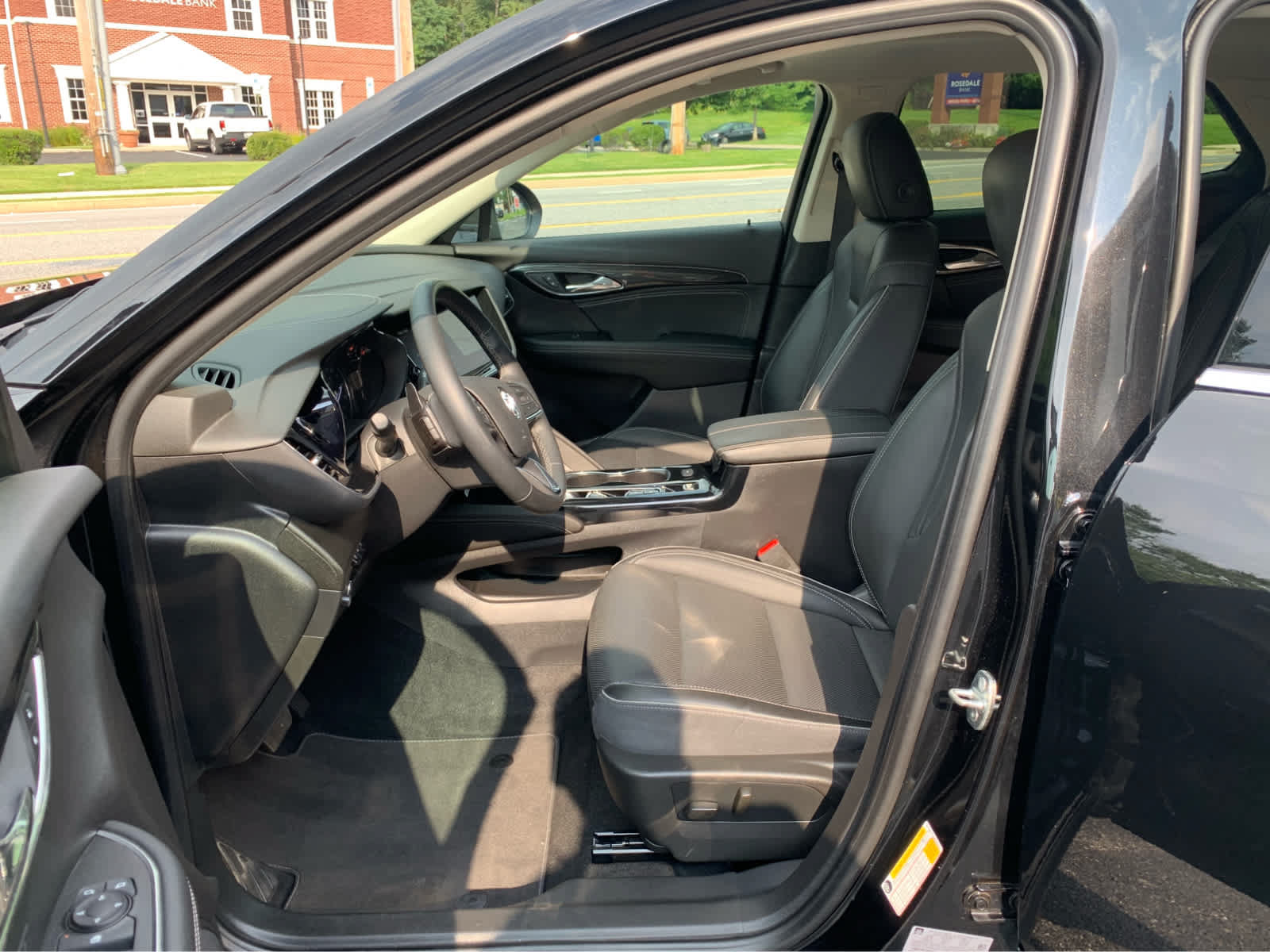 Used 2022 Buick Envision Essence w/ Technology Package I AWD/4WD image 11