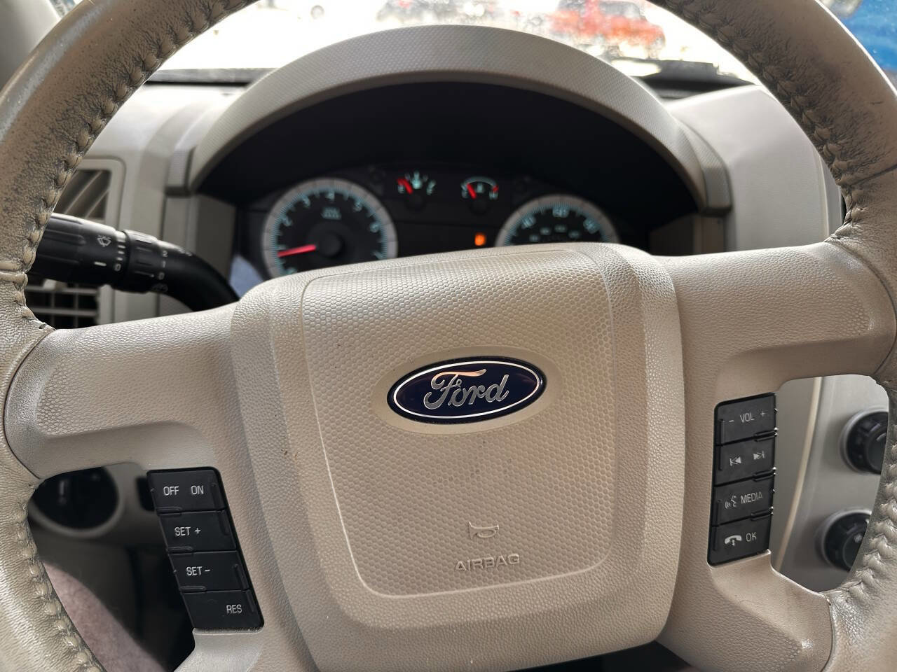 Used 2010 Ford Escape XLT image 11