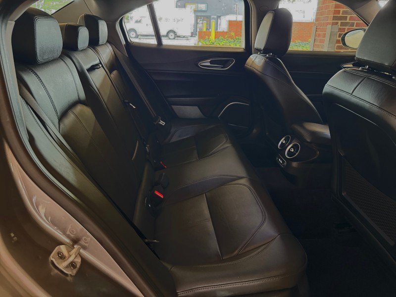 Used 2019 Alfa Romeo Giulia AWD image 28