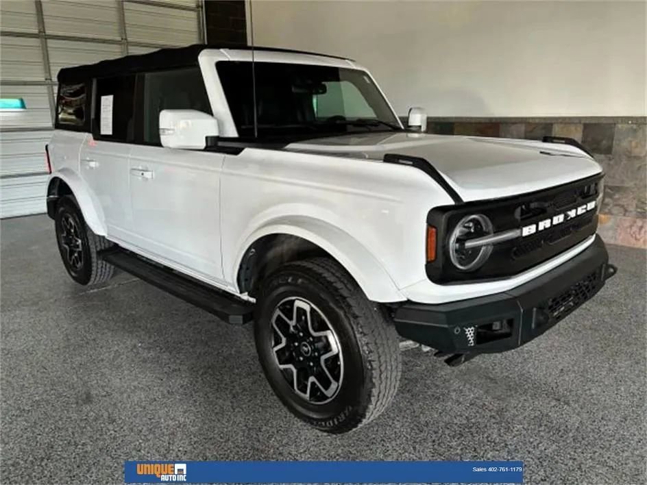 Used 2022 Ford Bronco Outer Banks image 1