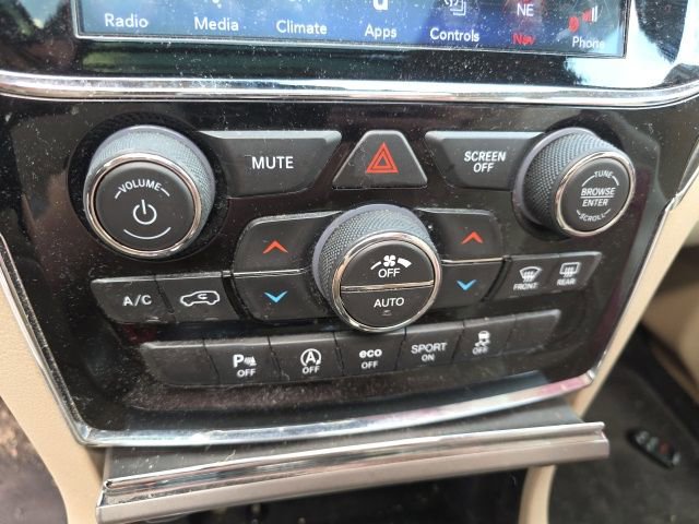 Used 2019 Jeep Grand Cherokee Limited w/ Luxury Group II image 7