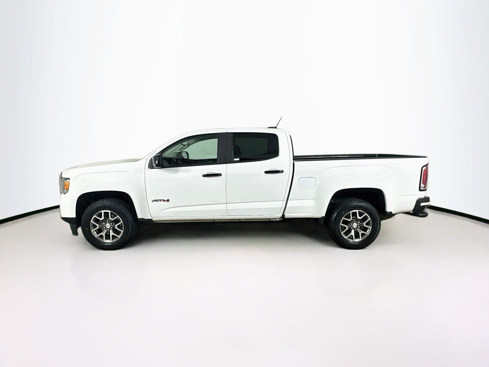 Used 2021 GMC Canyon AT4 w/ Driver Alert Package AWD/4WD image 4