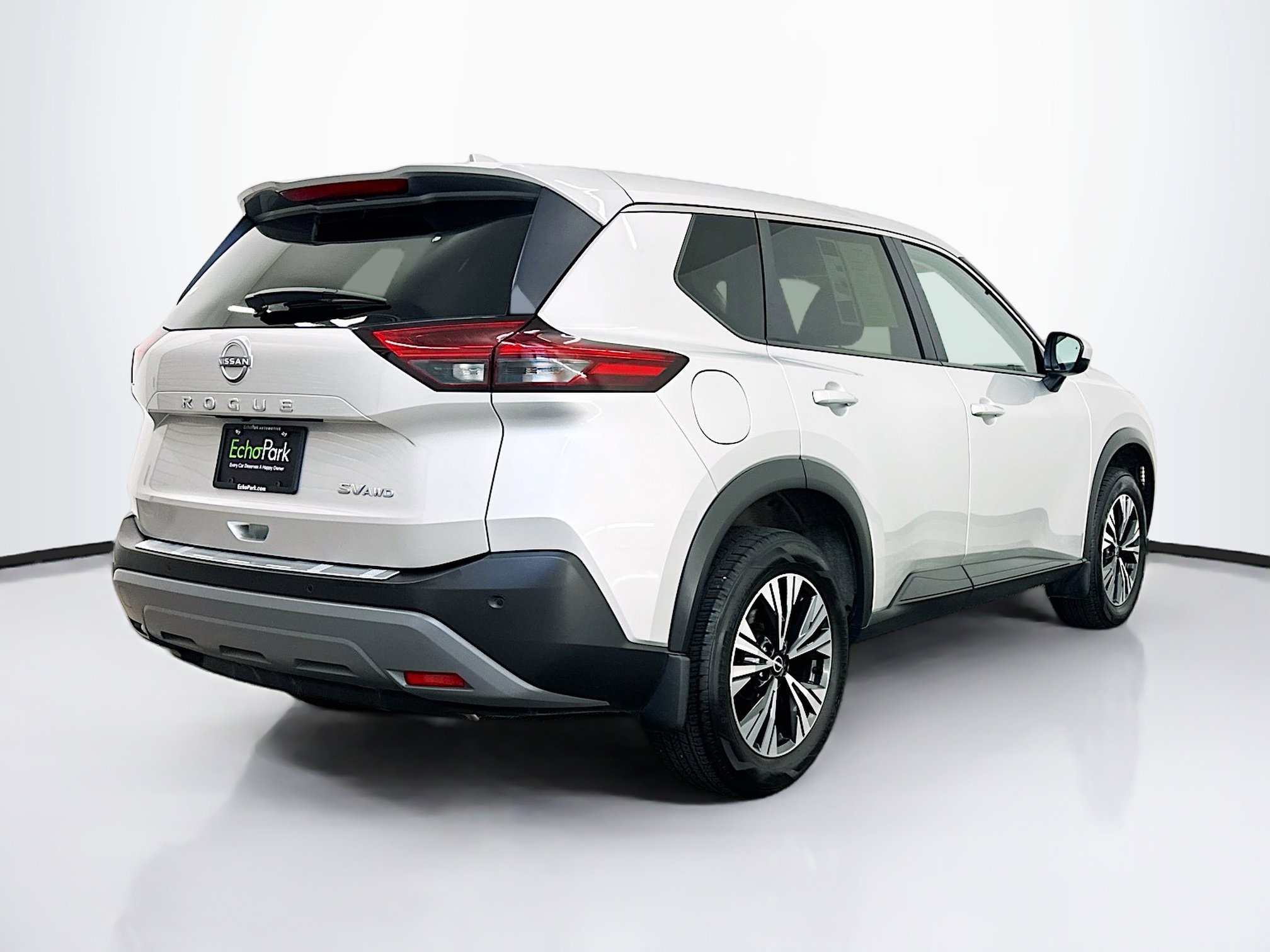 Used 2023 Nissan Rogue SV image 9