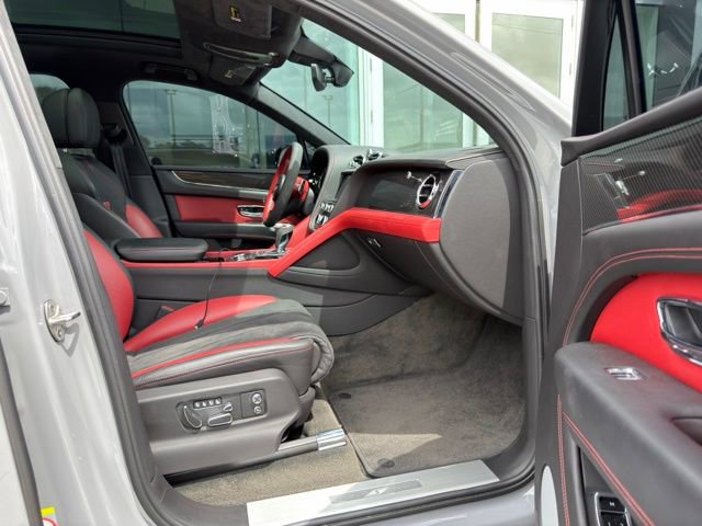Used 2022 Bentley Bentayga AWD/4WD image 9