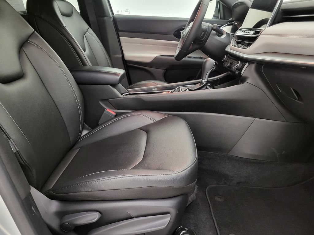 Used 2025 Jeep Compass Limited image 38