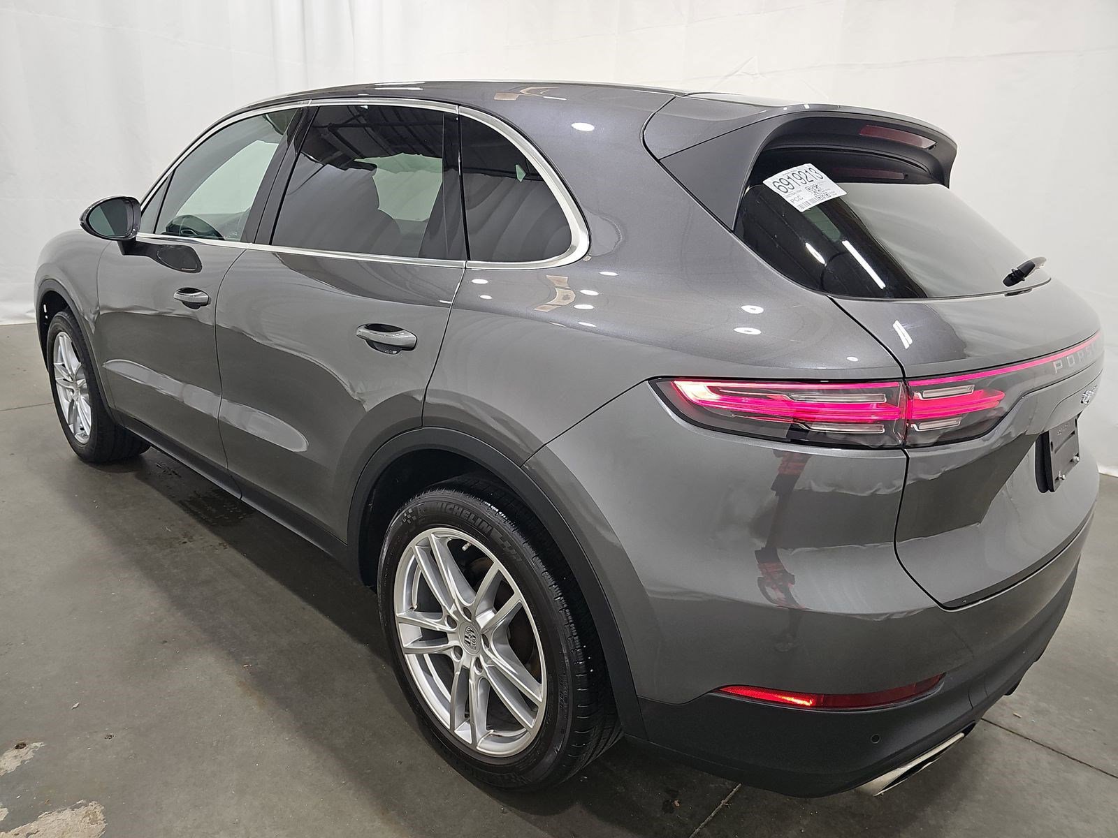 Used 2023 Porsche Cayenne AWD/4WD image 8