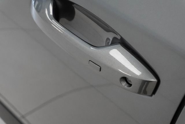 Used 2025 Nissan Kicks SR image 10