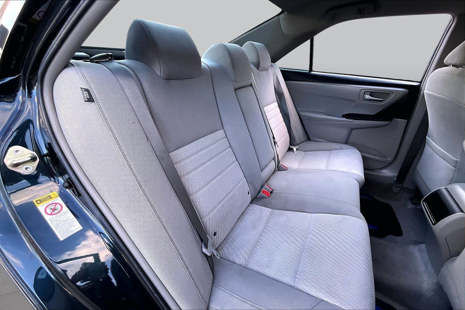 Used 2016 Toyota Camry LE FWD image 19