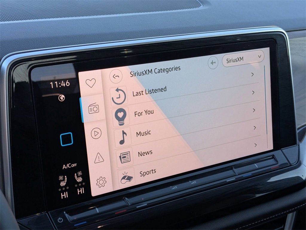 Used 2025 Volkswagen Atlas SE image 23