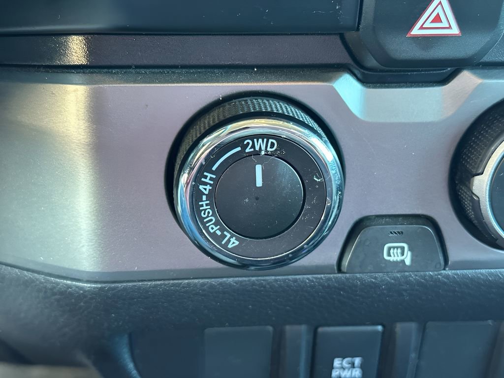 Used 2022 Toyota Tacoma SR AWD/4WD image 22