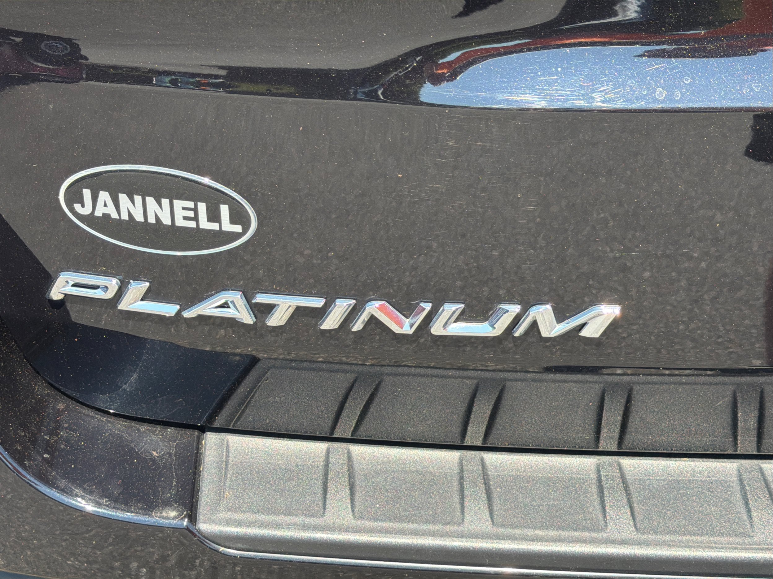 Used 2025 Ford Explorer Platinum AWD/4WD image 24