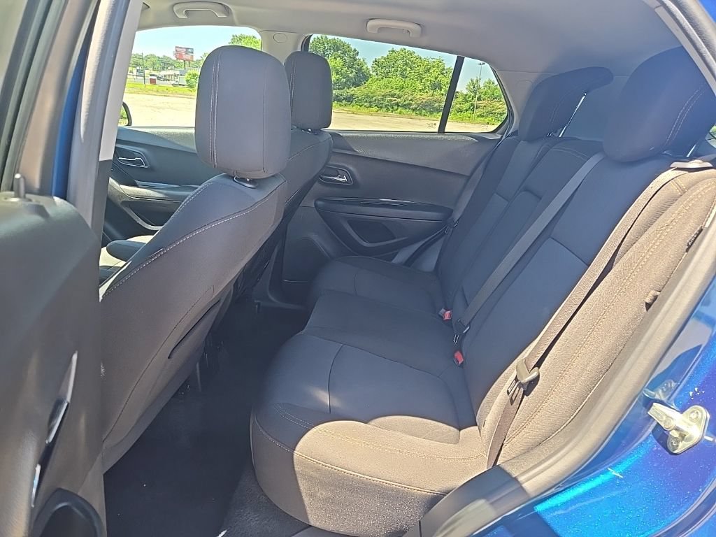 Used 2020 Chevrolet Trax LT FWD image 17