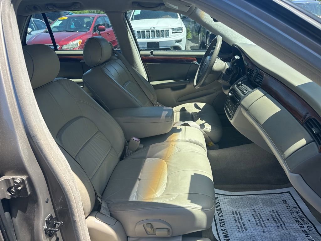Used 2004 Cadillac De Ville image 34