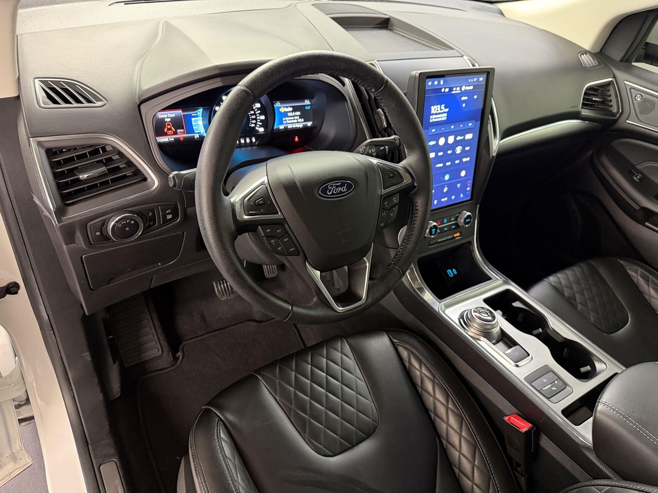 Used 2024 Ford Edge Titanium AWD/4WD image 4