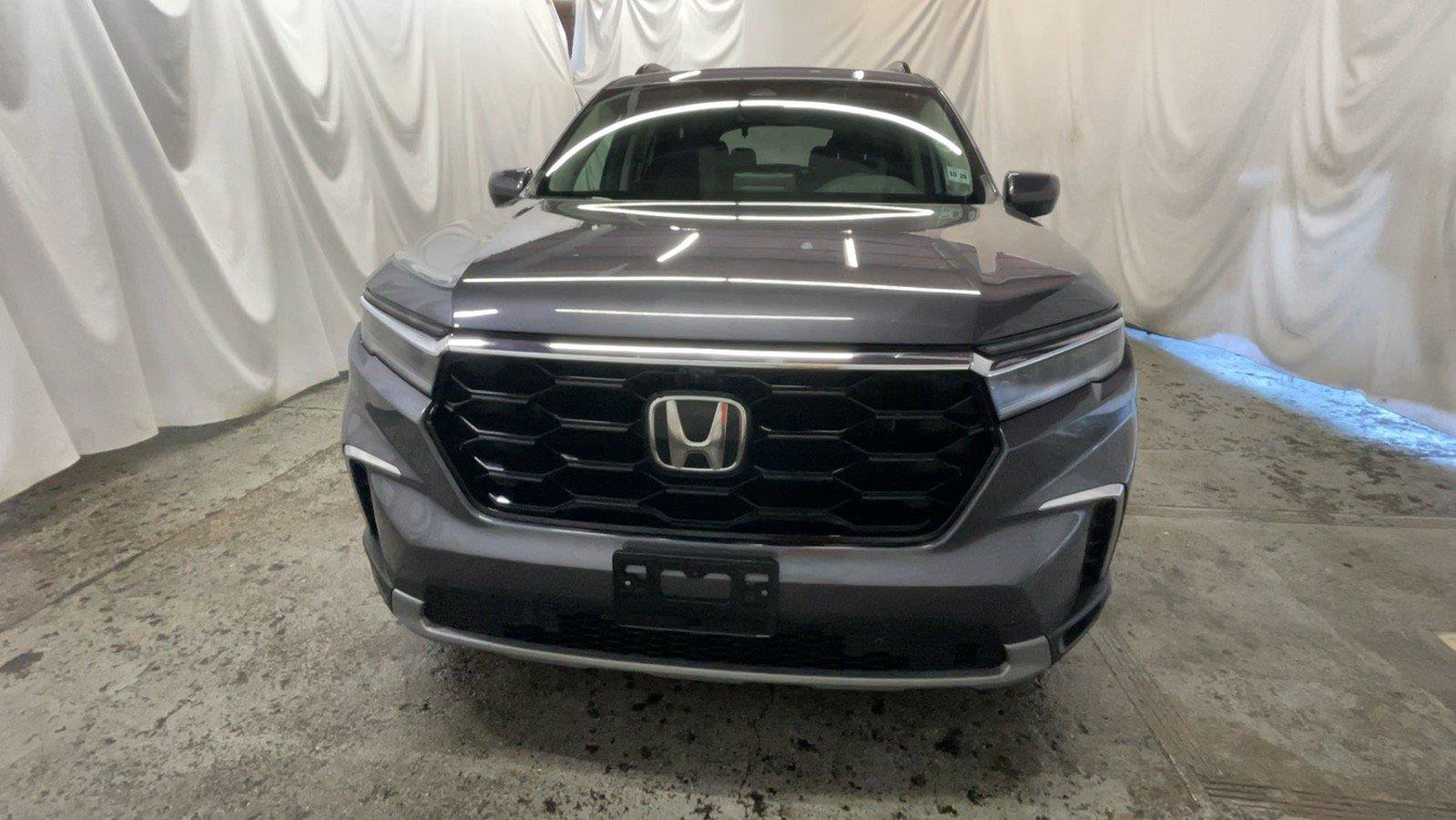 Used 2025 Honda Pilot Elite image 15