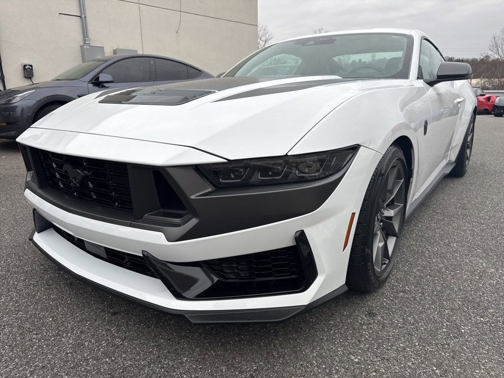 Used 2025 Ford Mustang Dark Horse image 6