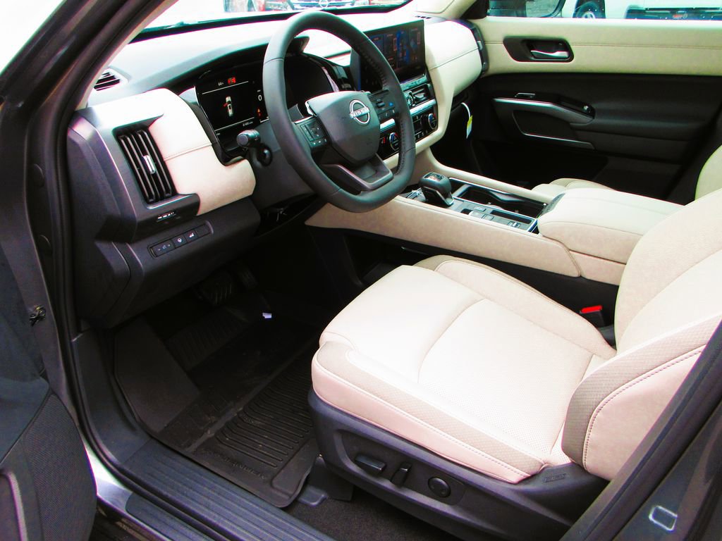 New 2026 Nissan Pathfinder SL w/ SL Premium Package image 13