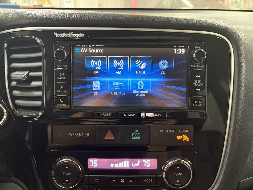 Used 2016 Mitsubishi Outlander GT image 21