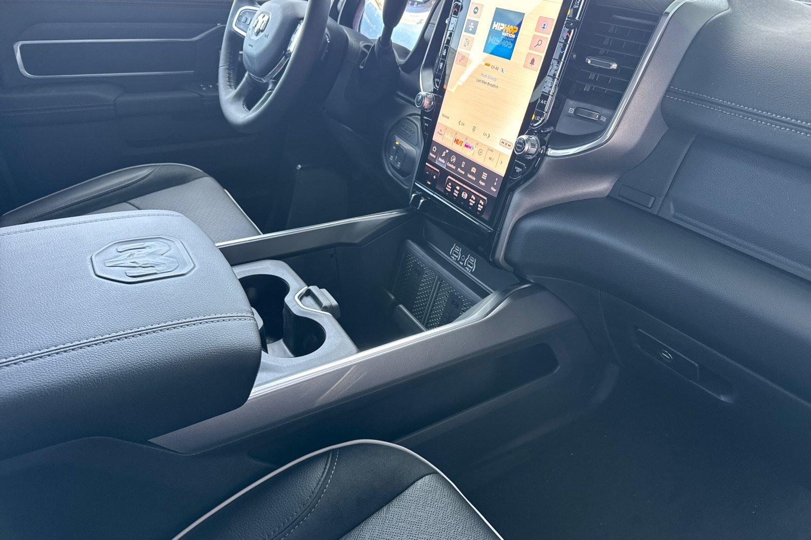 New 2026 RAM 3500 Laramie AWD/4WD image 14