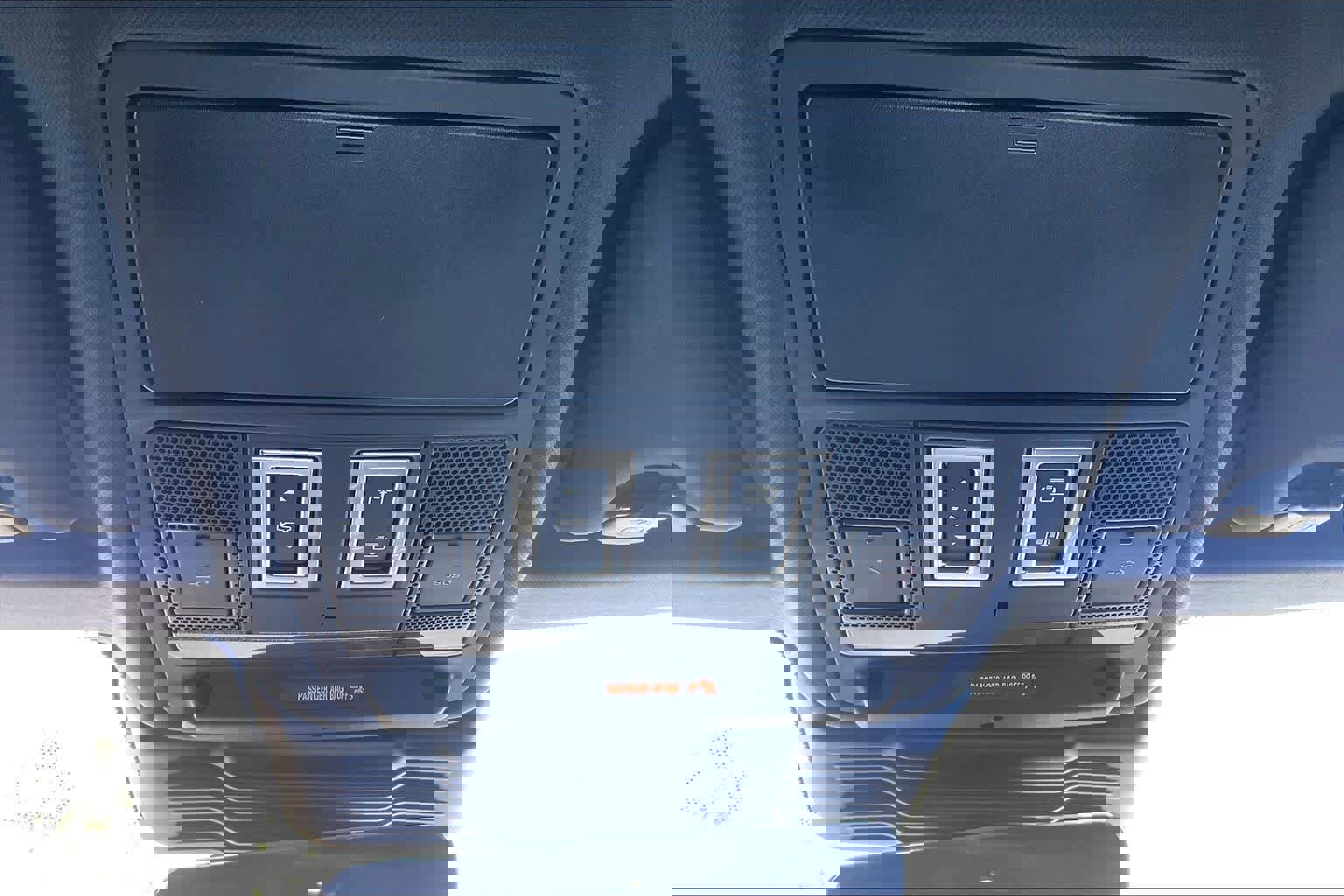 Used 2021 Land Rover Range Rover Evoque R-Dynamic SE image 31