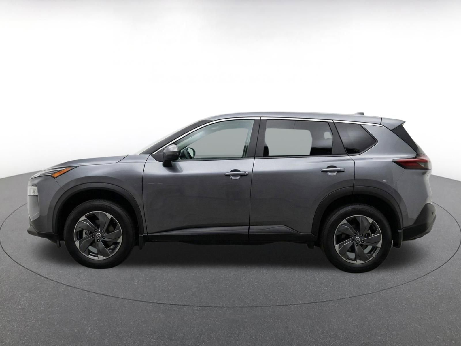 Used 2025 Nissan Rogue SV AWD/4WD image 4